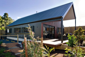 Margaret River Bungalow-1-street - stylish stay